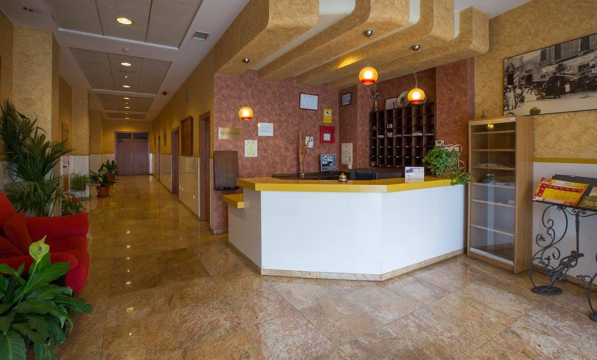 Hotel Los Chiles Villanueva Del Arzobispo Exterior photo