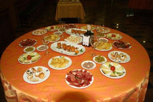 Hotel Los Chiles Villanueva Del Arzobispo Restaurant photo